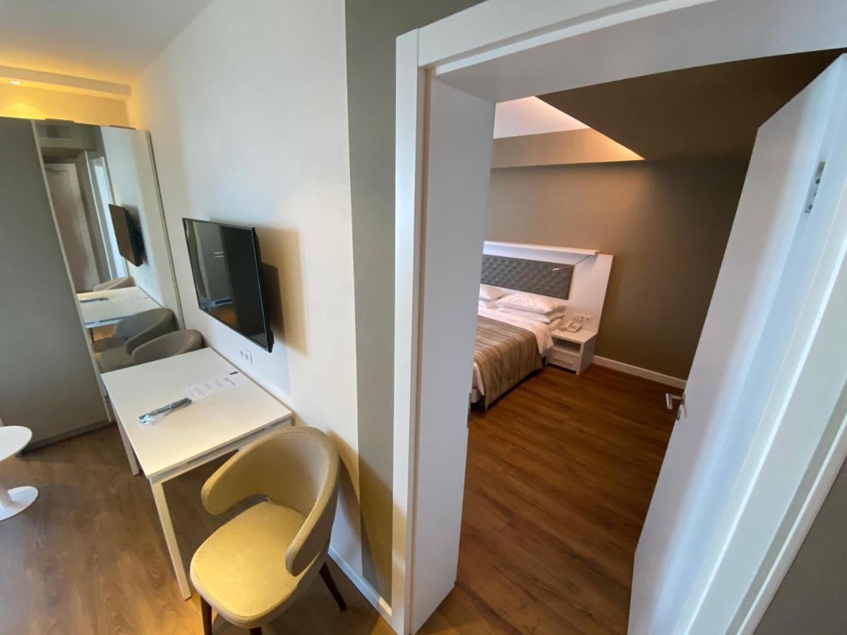 Gq Apartments On First Line Батуми Экстерьер фото