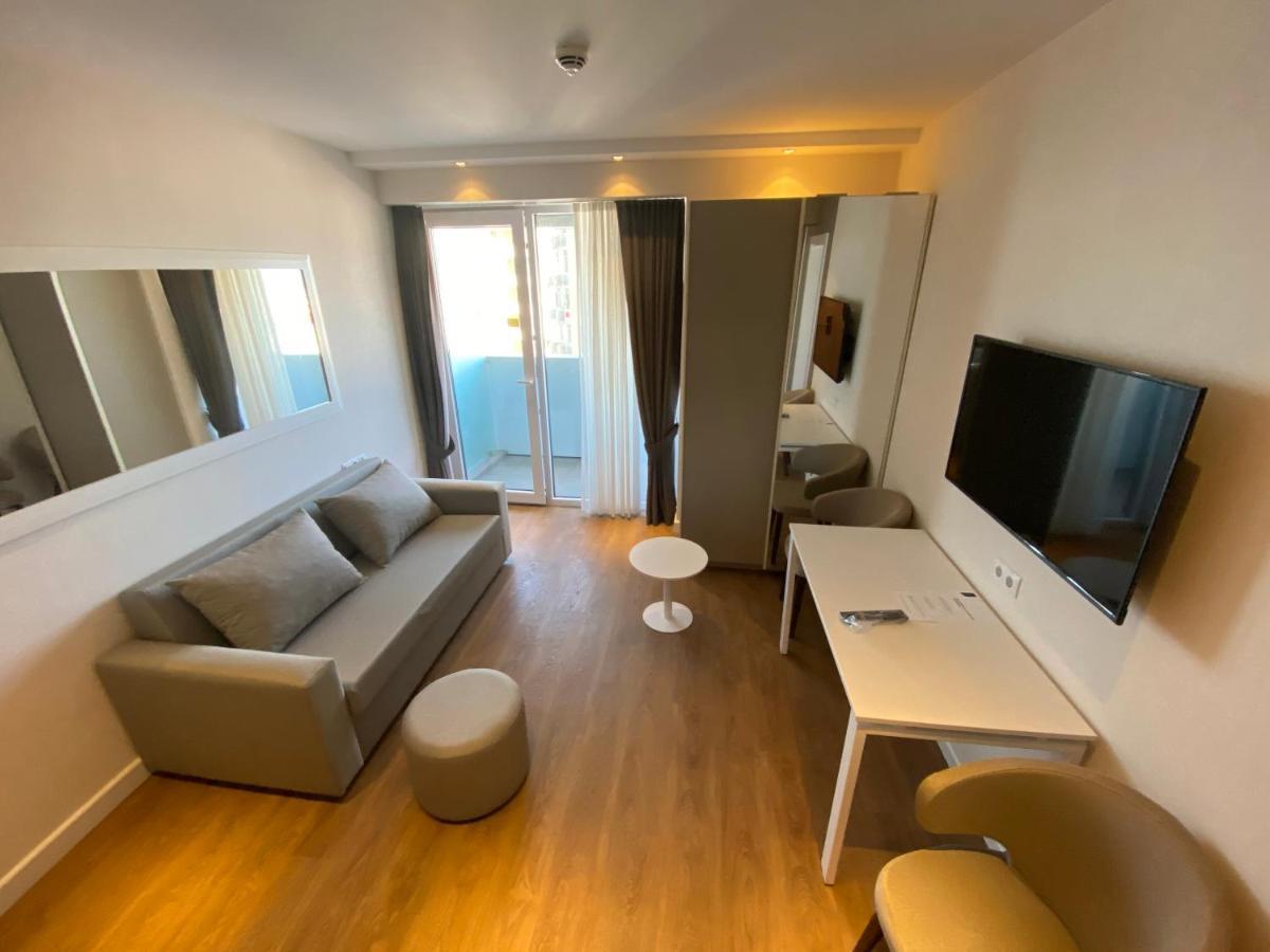 Gq Apartments On First Line Батуми Экстерьер фото