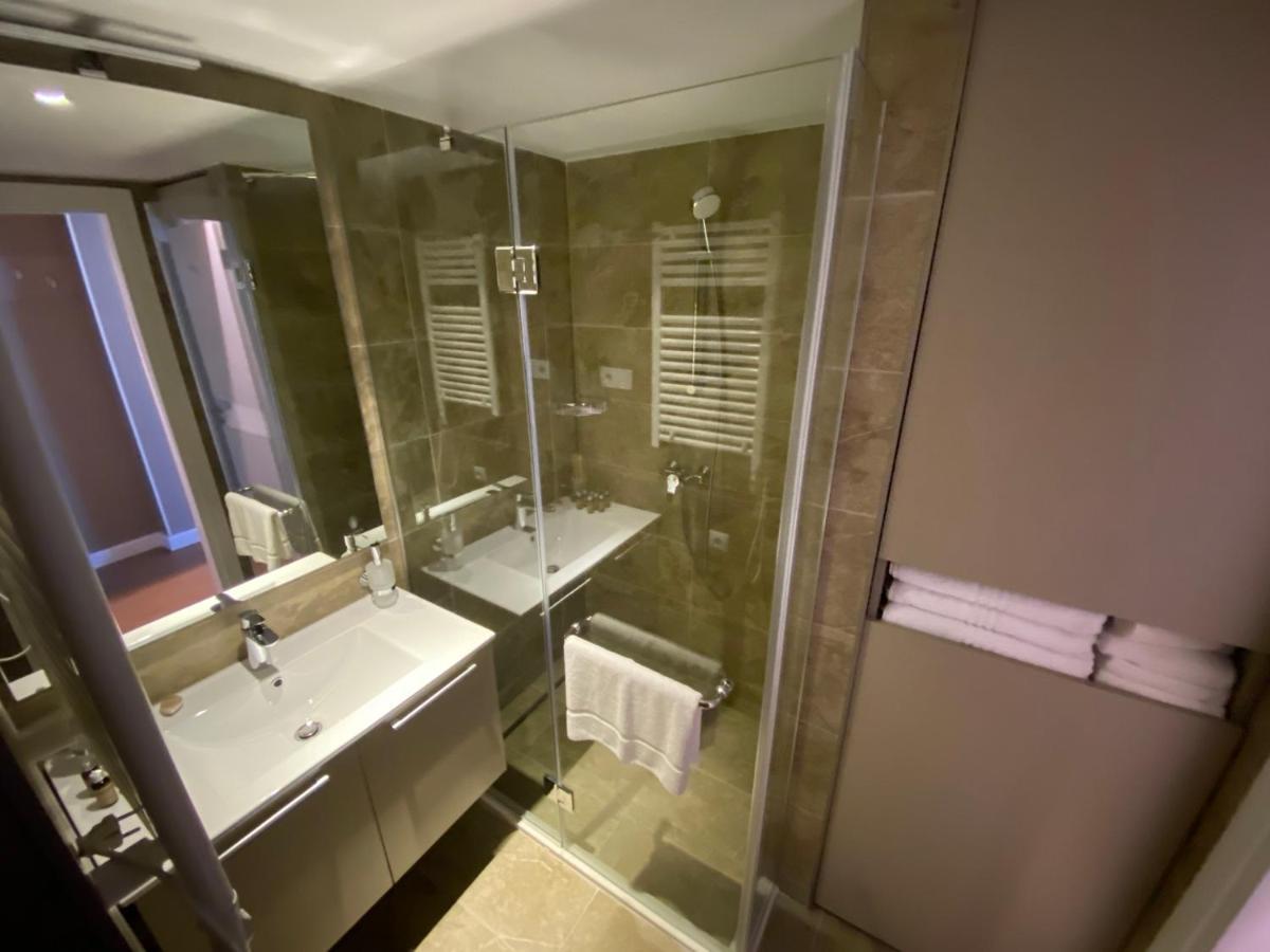 Gq Apartments On First Line Батуми Экстерьер фото