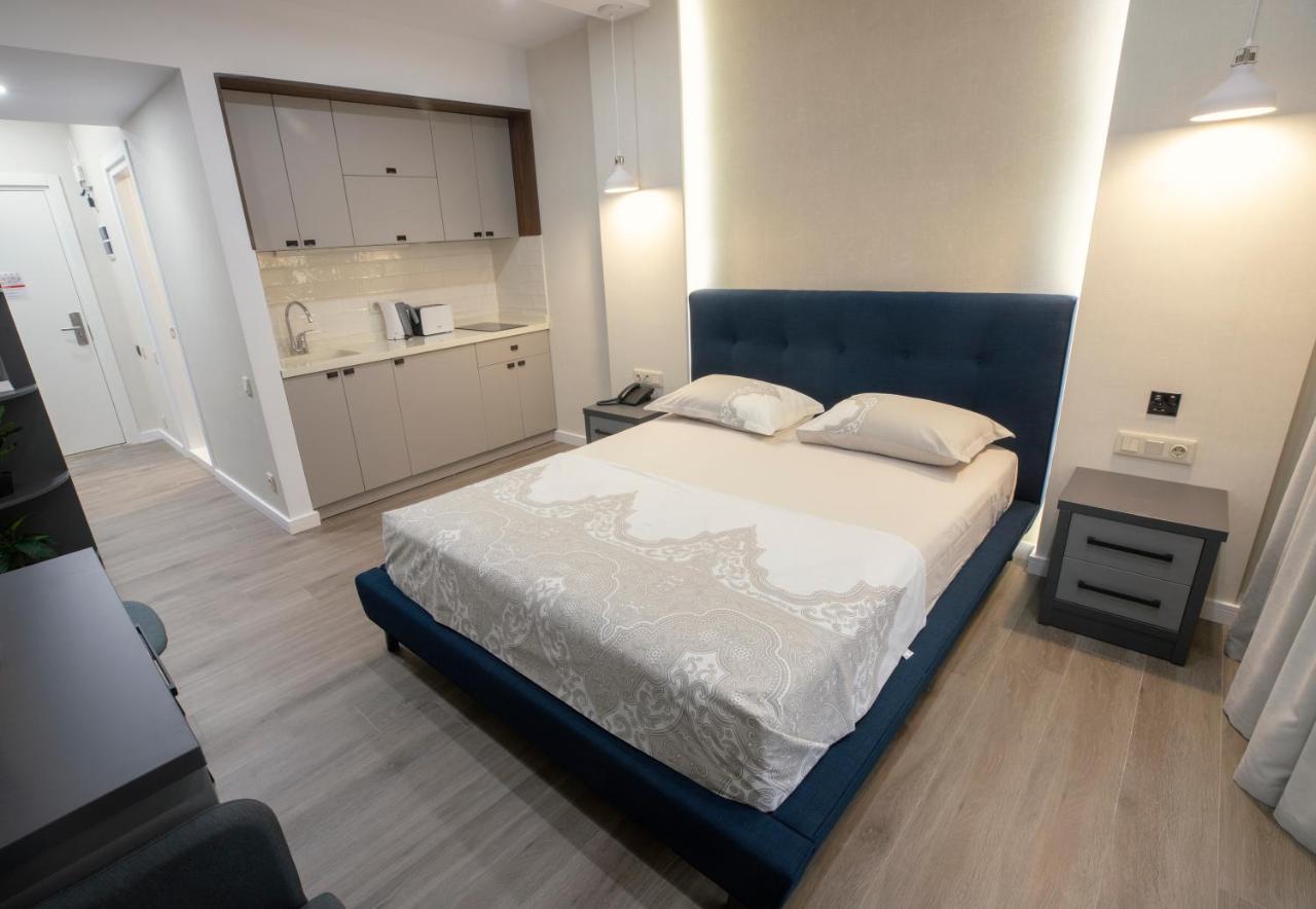 Gq Apartments On First Line Батуми Экстерьер фото