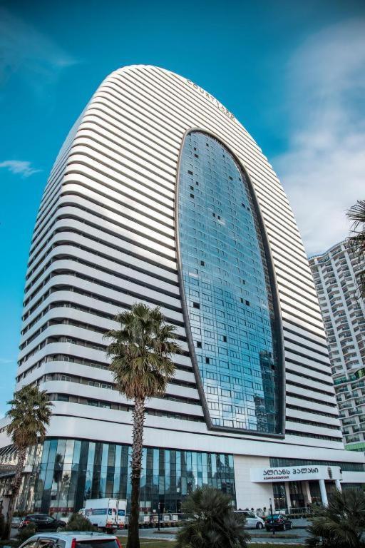 Gq Apartments On First Line Батуми Экстерьер фото