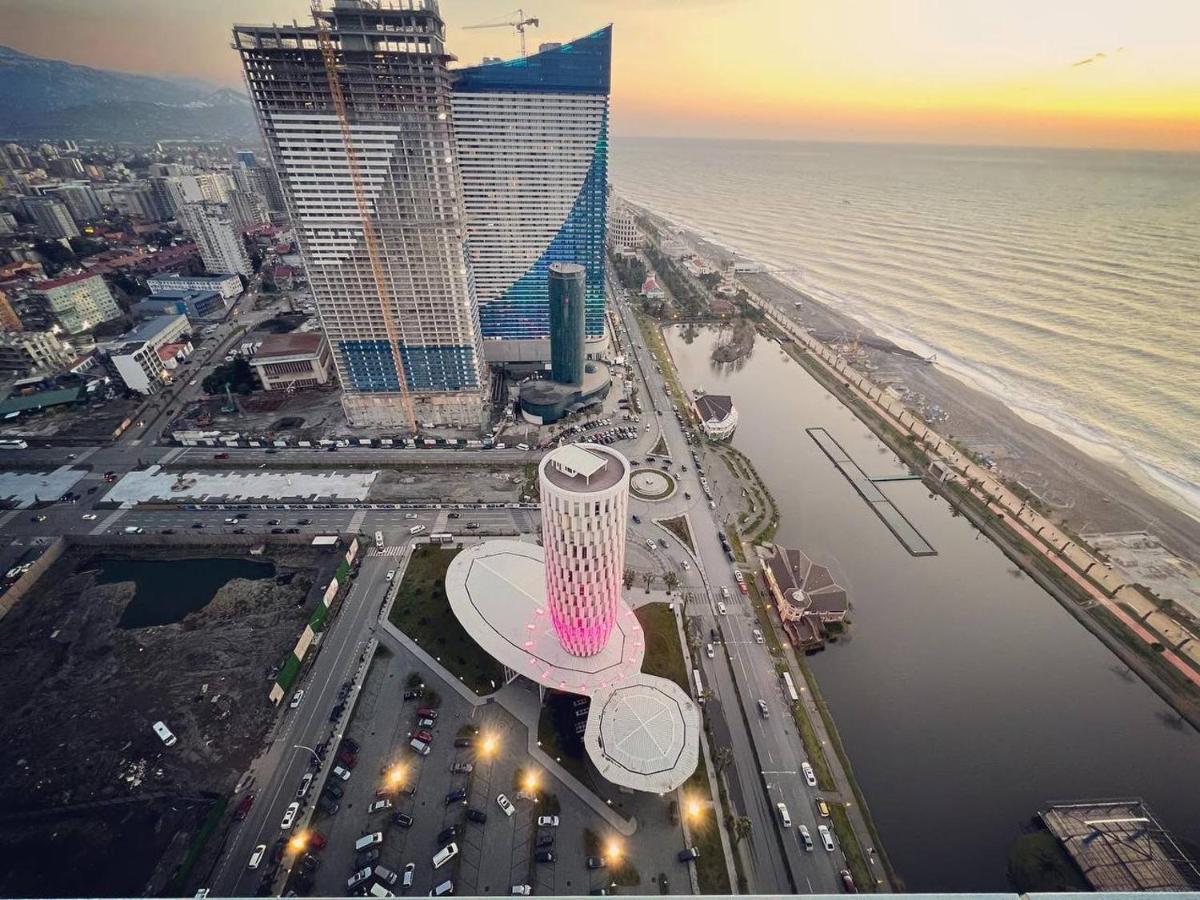 Gq Apartments On First Line Батуми Экстерьер фото