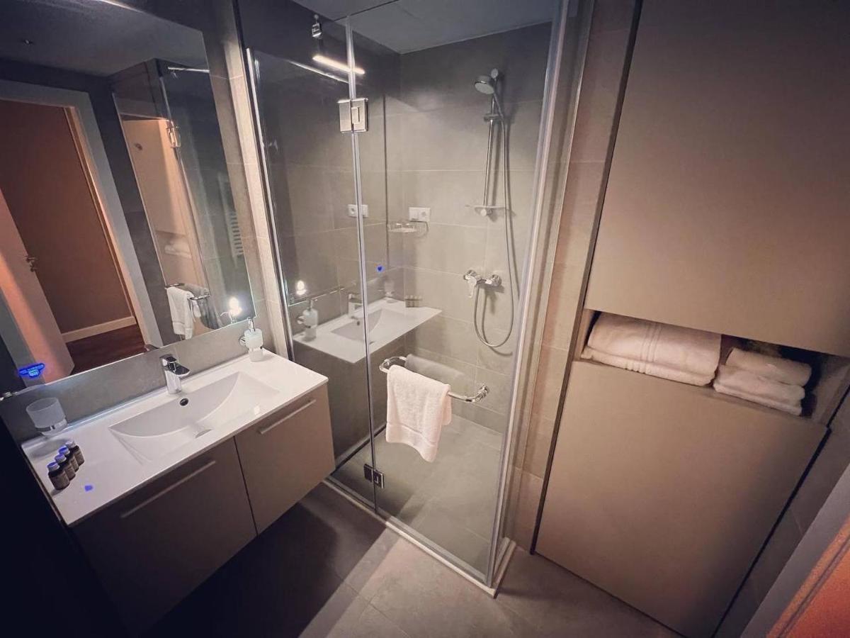 Gq Apartments On First Line Батуми Экстерьер фото